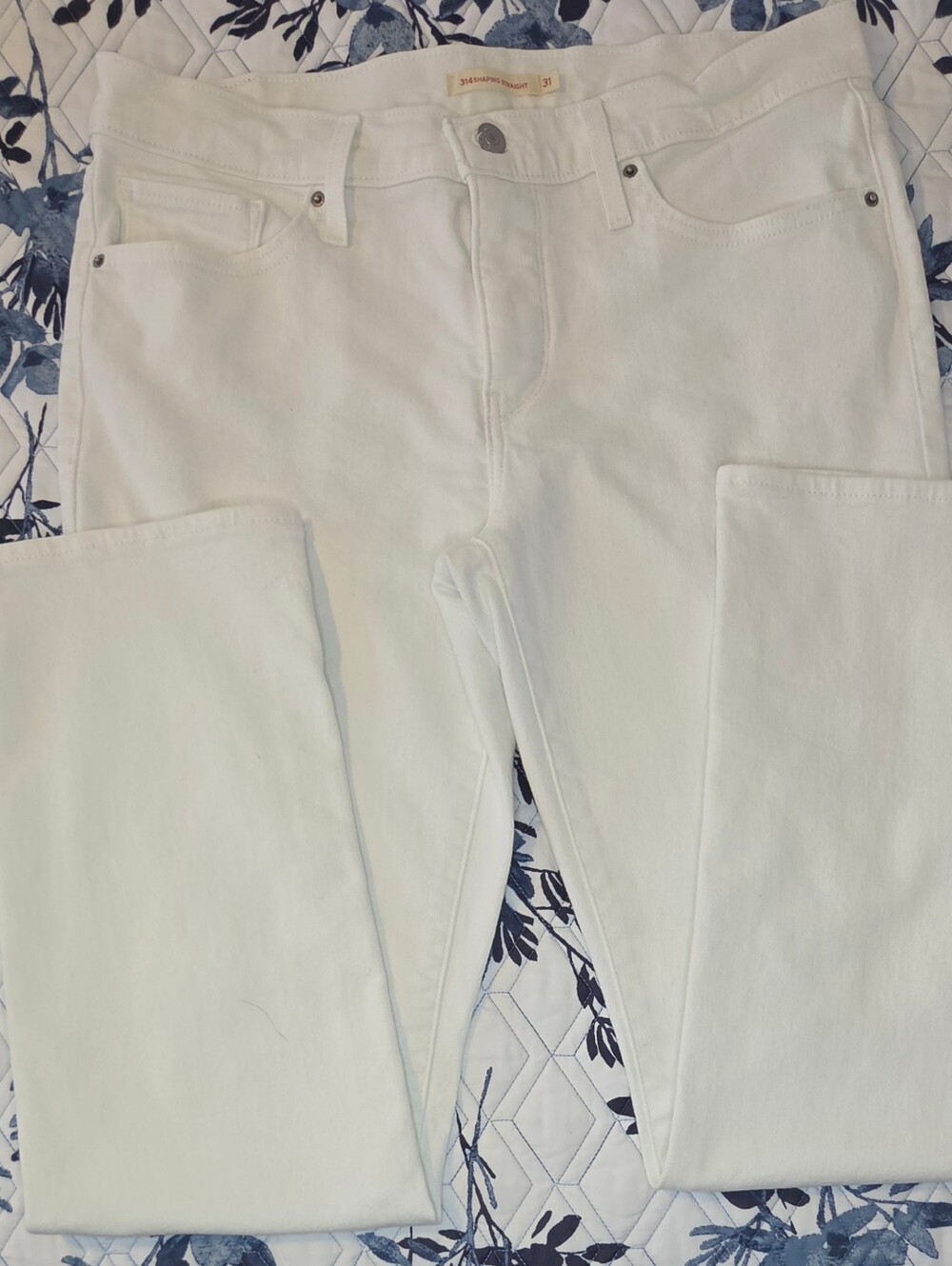 Levi's 314 Shaping Straight White Jeans Women's Size 31 Mid Rise Stretch Like Ne - Picture 4 of 7